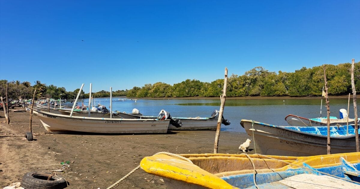 Falta de subsidio a la gasolina los tiene “con un pie en el cuello”, aseguran pescadores de Guasave