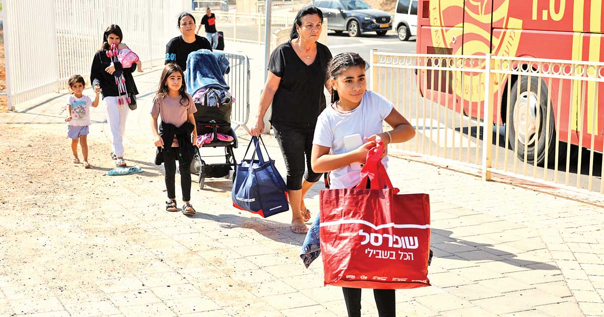 Israel evacúa a 20 mil personas de la frontera con Gaza