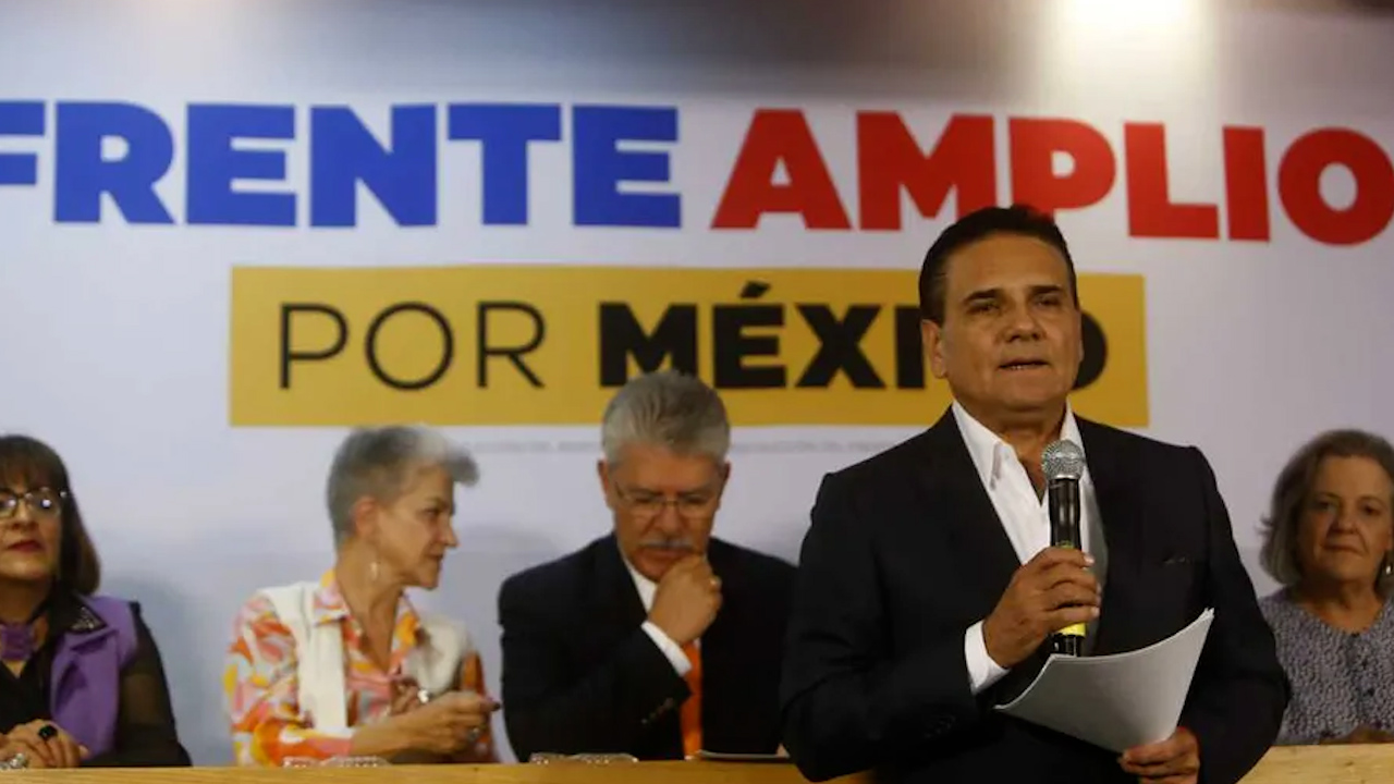 Silvano Aureoles deja cargo en el Frente Amplio por México