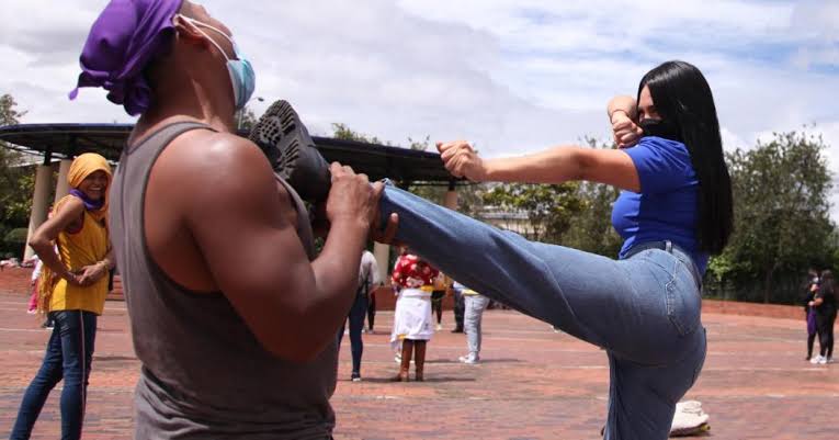 Imparten talleres de defensa personal en Tlaquepaque tras aumento de feminicidios