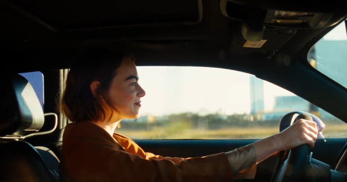 Yorgos Lanthimos y Emma Stone se reencuentran en ‘Kinds of Kindness’; estrenan primer tráiler
