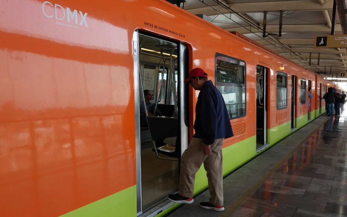 Línea 5 del metro reanuda servicio tras volcadura de tráiler