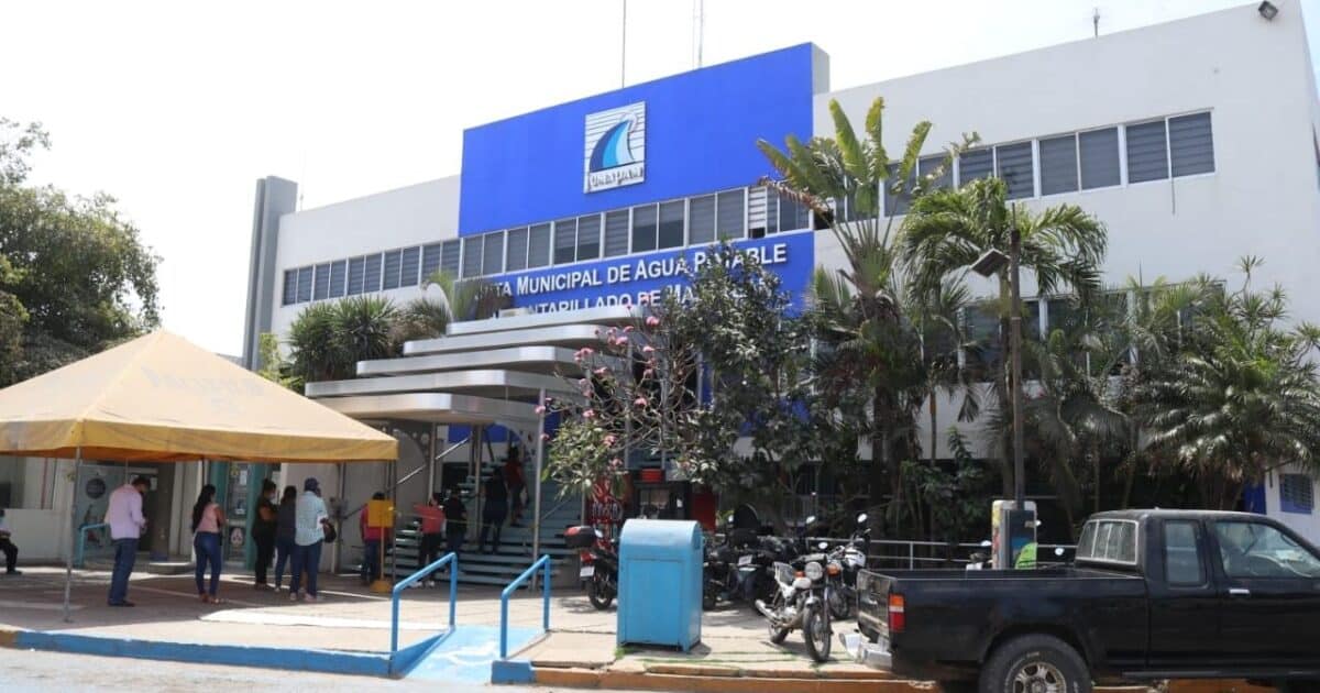 La red no tiene suficiente presión: Jumapam lleva agua en pipas a El Habal, Mazatlán