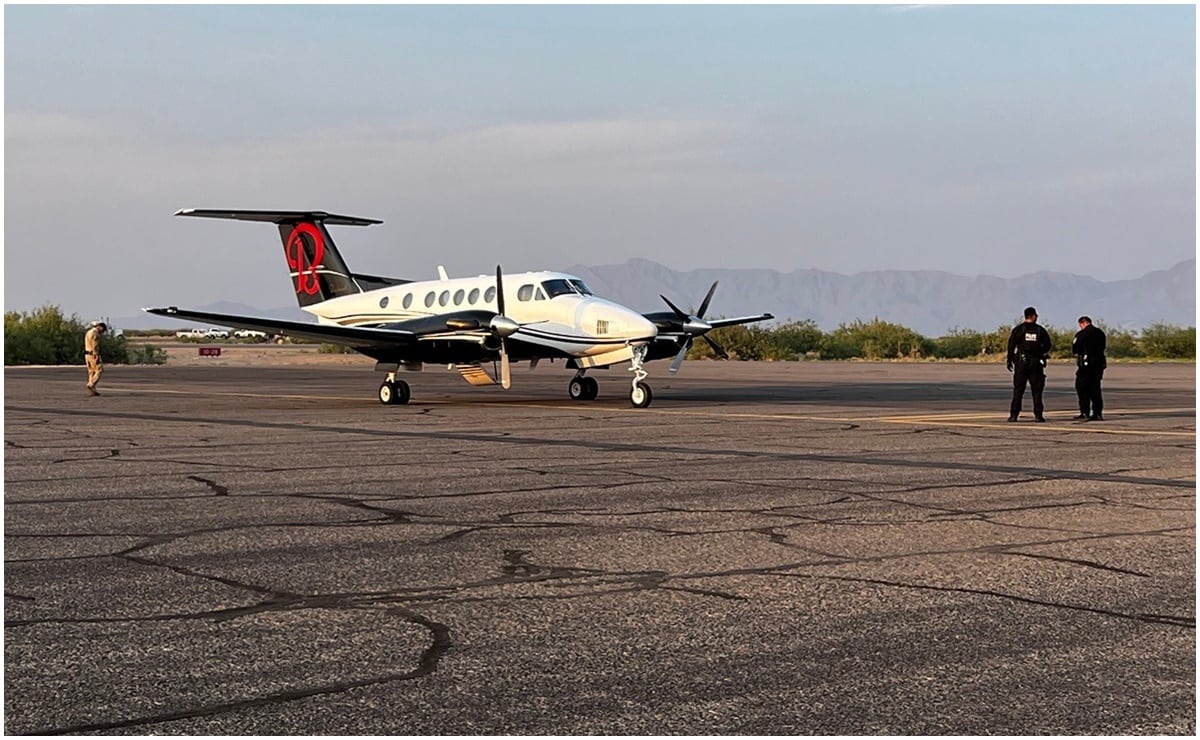 Agentes custodian el avión sin matrícula en el que fue detenido «El Mayo Zambada»  | El Universal