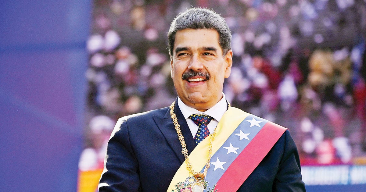 Maduro asume entre fraude y sanciones; inicia tercer mandato