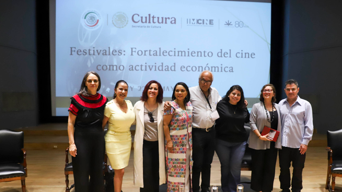 Gremio pide al legislativo descentralización del cine en México