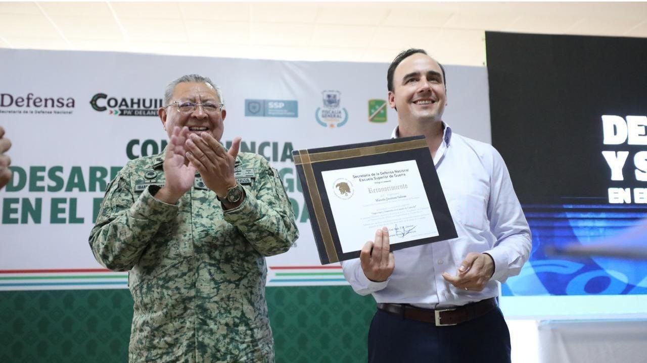 Manolo Jiménez comparte ‘Modelo de Seguridad Coahuila’ en la Escuela Superior de Guerra