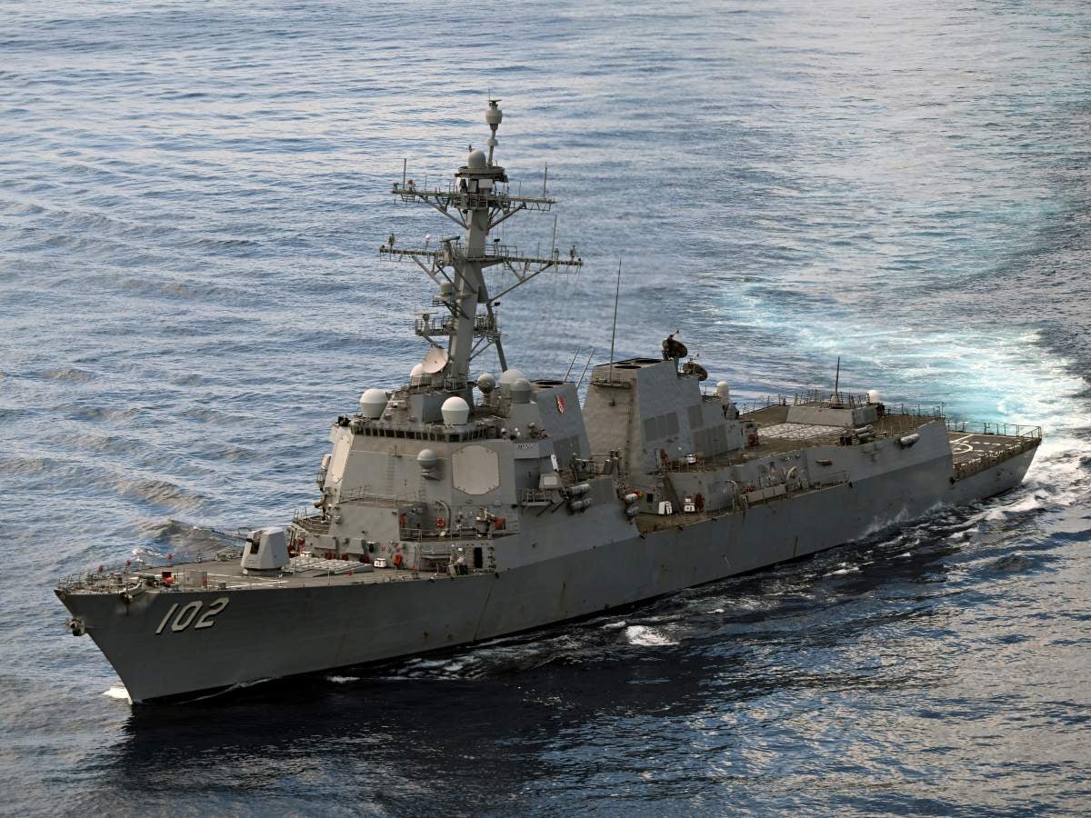 EU envía más buques al Caribe para combatir tráfico de drogas; sube presión sobre Maduro