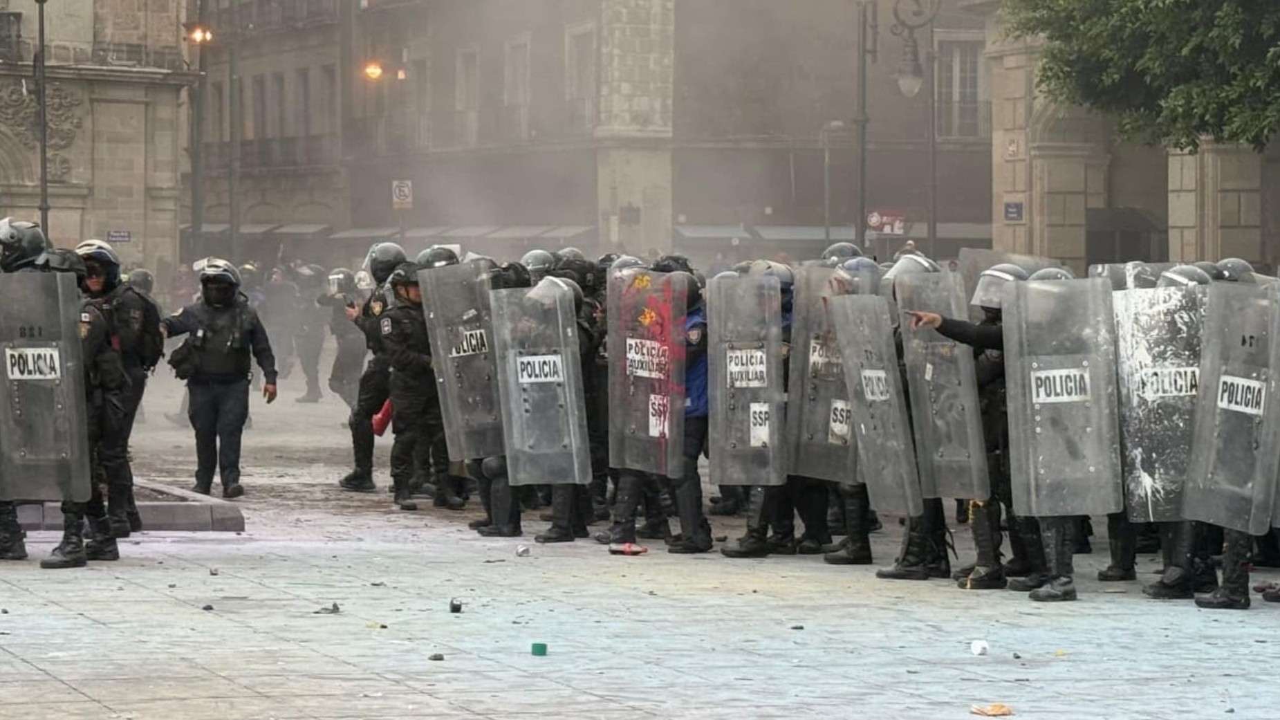 En Fotos, la Marcha del 2 de Octubre Hoy en CDMX: Destrozos, Enfrentamientos y Cohetones