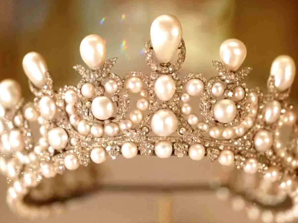 El audaz robo en el Louvre reaviva teorías sobre un posible coleccionista detrás del golpe