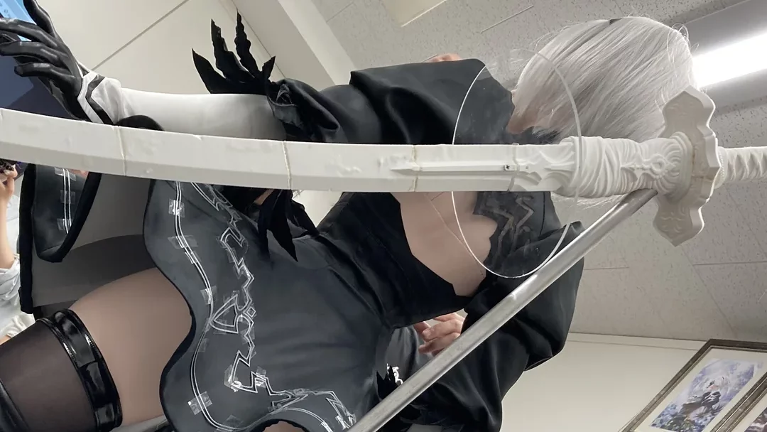 Figura a tamaño real de 2B de NieR: Automata: el Santo Grial del coleccionismo