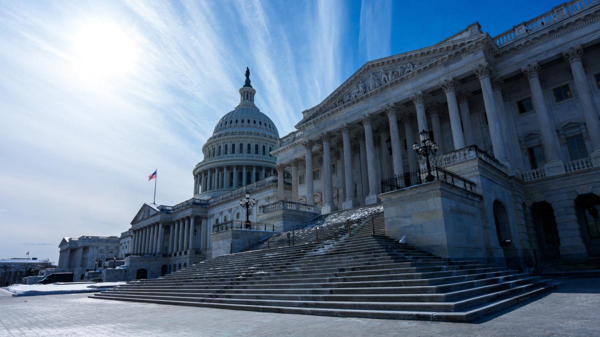 Cierre del gobierno en EU terminará «al menos el martes», prevé alto legislador republicano